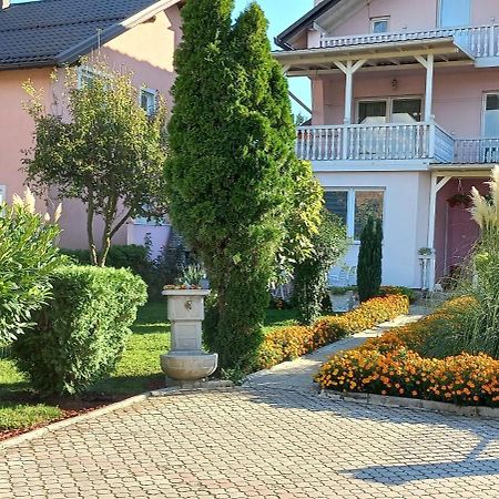 Holiday Home Peaceful Retreat Visoko Exteriör bild