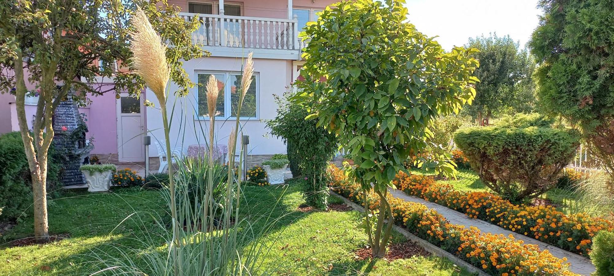Holiday Home Peaceful Retreat Visoko Exteriör bild